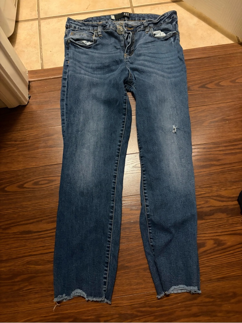 Kut from the Kloth Women's Medium Blue Straight-Leg Jeans with Raw Hem